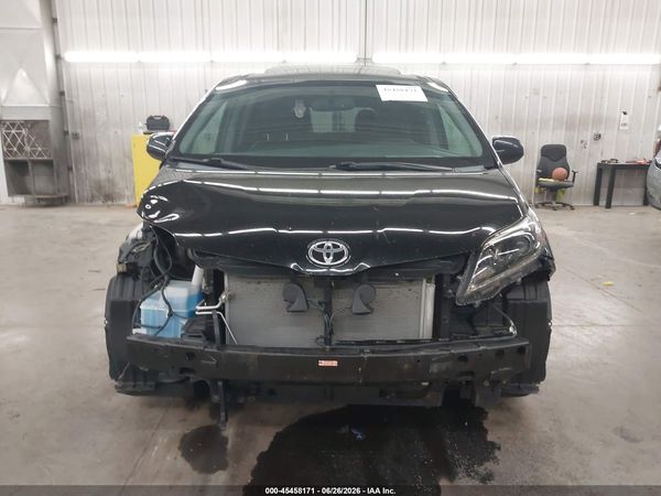 2015 TOYOTA SIENNA SE 8 PASSENGER