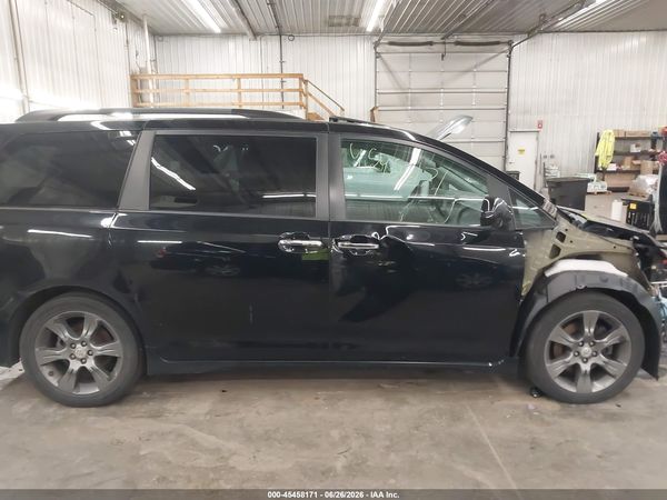 2015 TOYOTA SIENNA SE 8 PASSENGER
