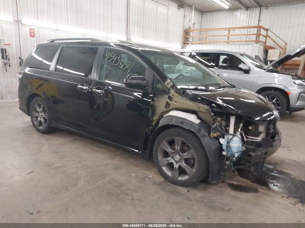 2015 TOYOTA SIENNA SE 8 PASSENGER