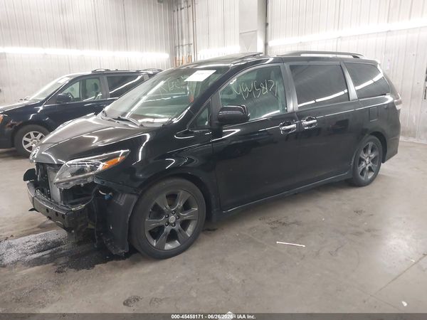2015 TOYOTA SIENNA SE 8 PASSENGER