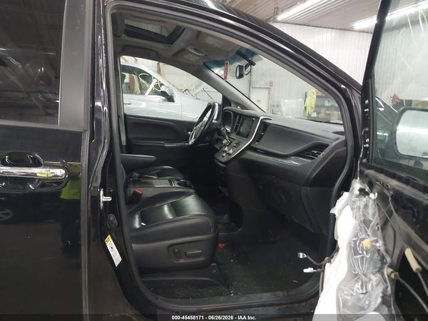2015 TOYOTA SIENNA SE 8 PASSENGER