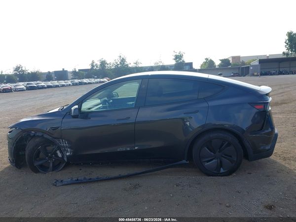 2026 TESLA MODEL Y