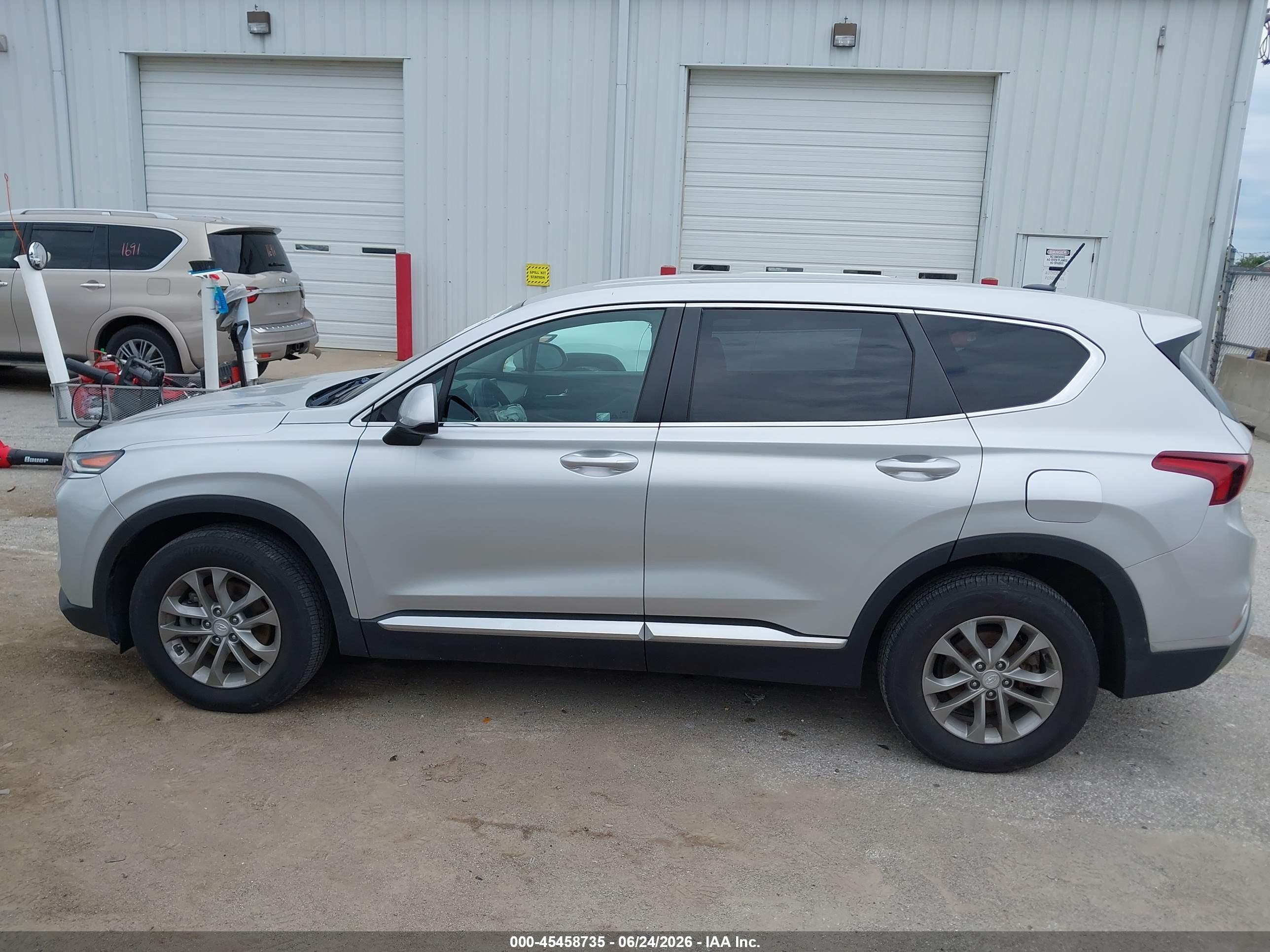 2019 HYUNDAI SANTA FE SE