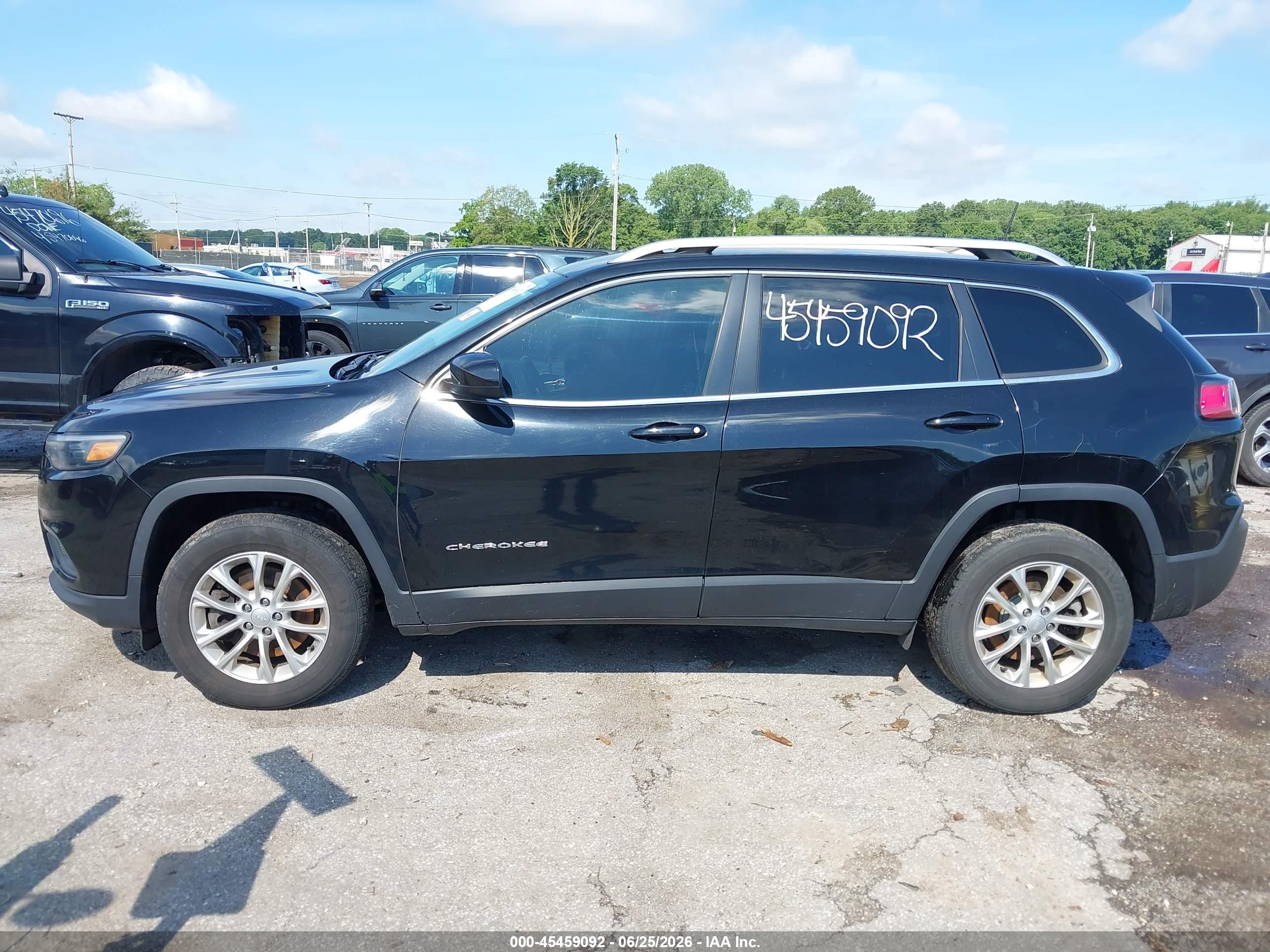 2019 JEEP CHEROKEE LATITUDE 4X4
