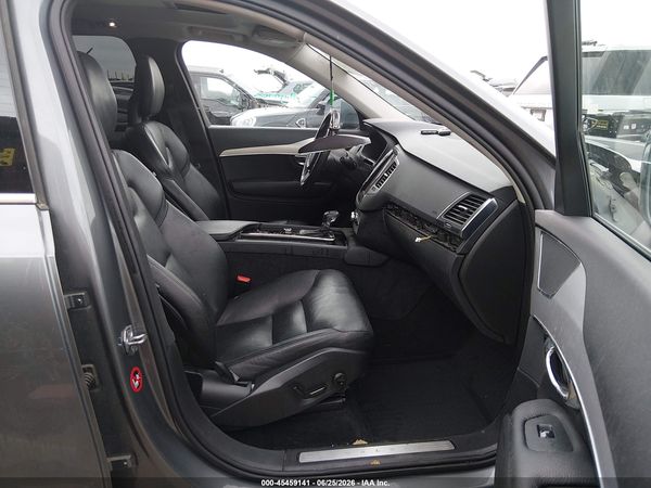 2016 VOLVO XC90 T5 MOMENTUM