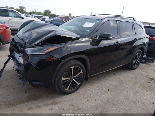 2021 TOYOTA HIGHLANDER XSE