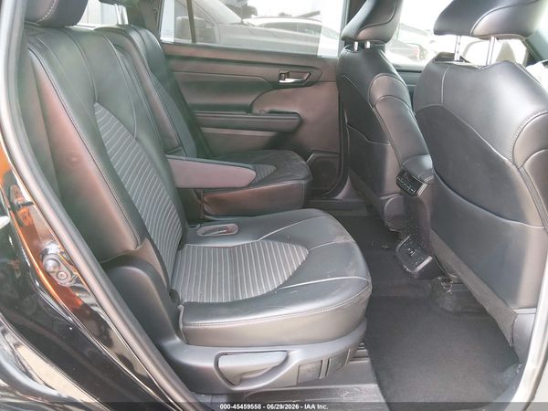 2021 TOYOTA HIGHLANDER XSE
