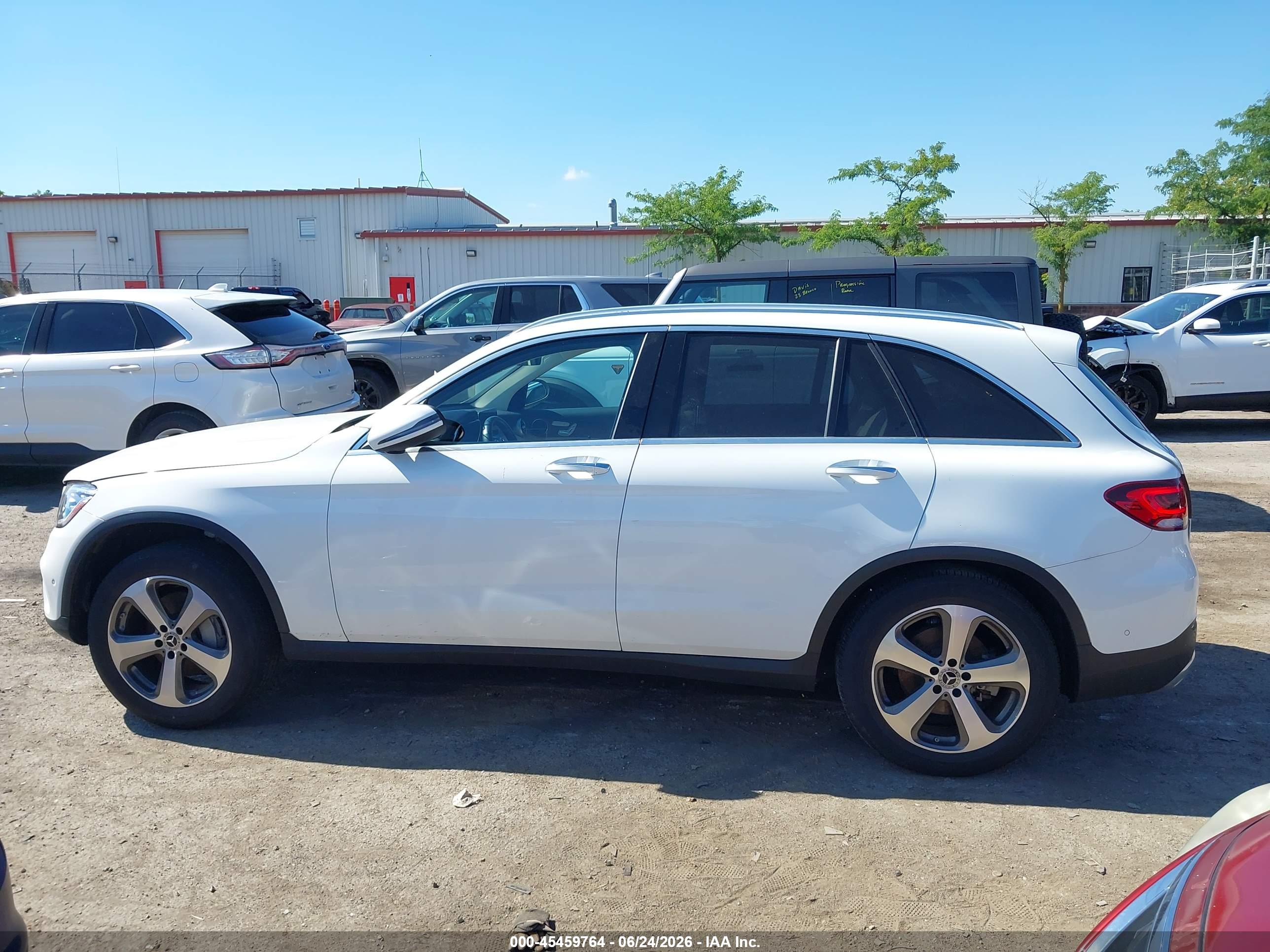 2022 MERCEDES-BENZ GLC 300 4MATIC SUV