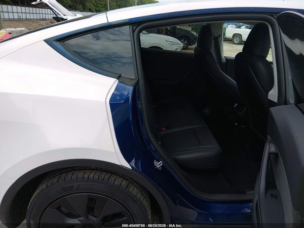 2025 TESLA MODEL Y