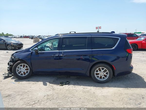 2020 CHRYSLER VOYAGER LX