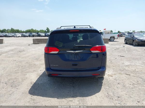2020 CHRYSLER VOYAGER LX