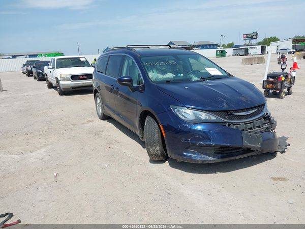 2020 CHRYSLER VOYAGER LX