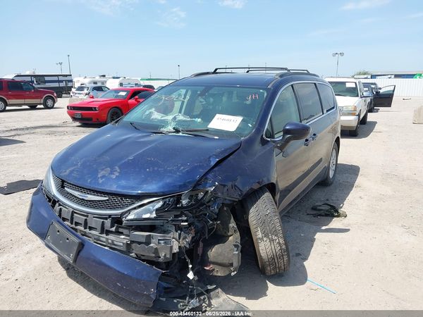 2020 CHRYSLER VOYAGER LX