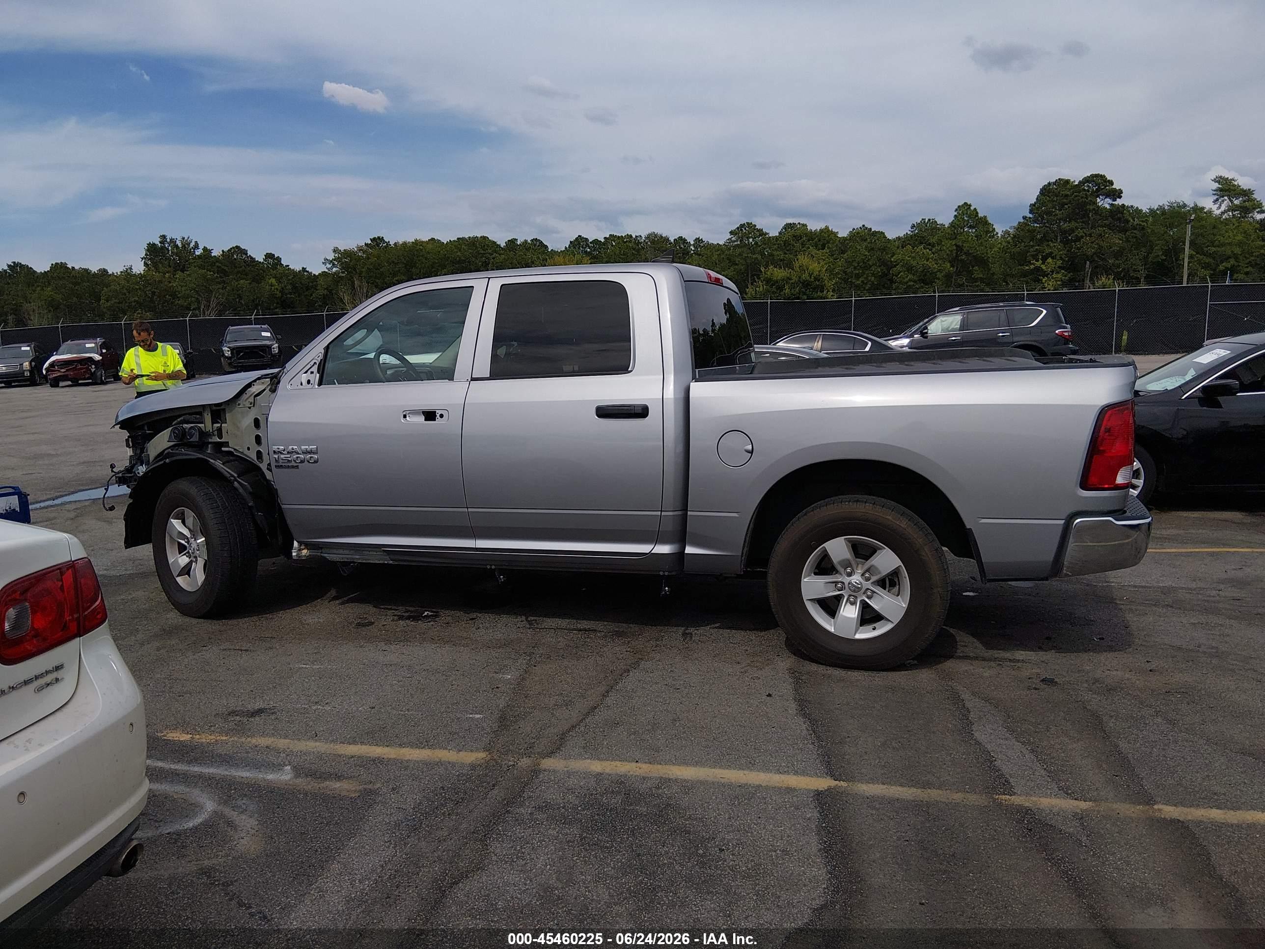 2023 RAM 1500 CLASSIC SLT  4X2 5'7 BOX