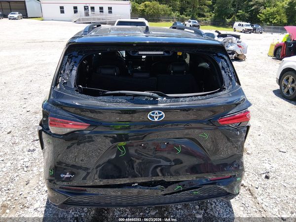 2025 TOYOTA SIENNA XSE