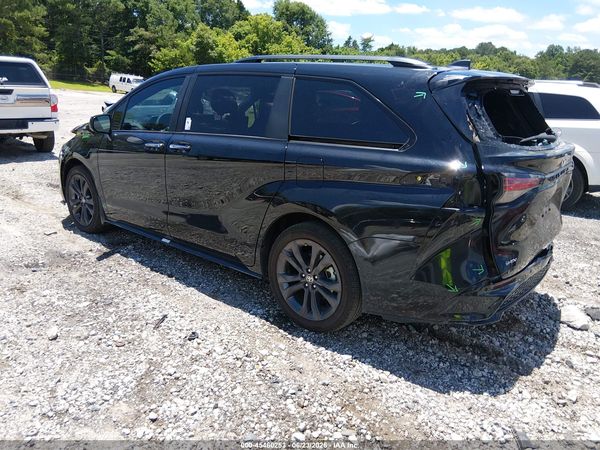 2025 TOYOTA SIENNA XSE