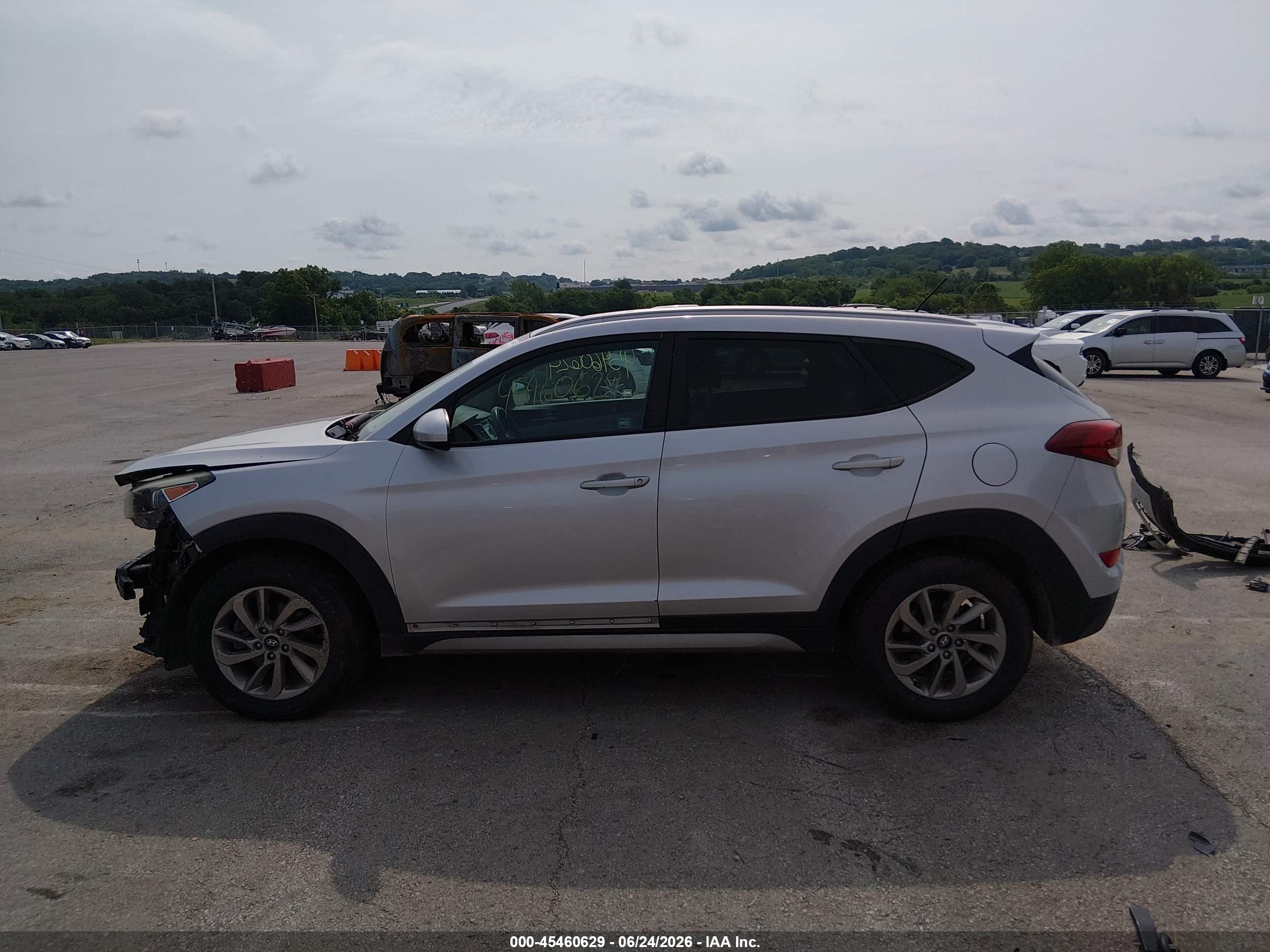2017 HYUNDAI TUCSON SE
