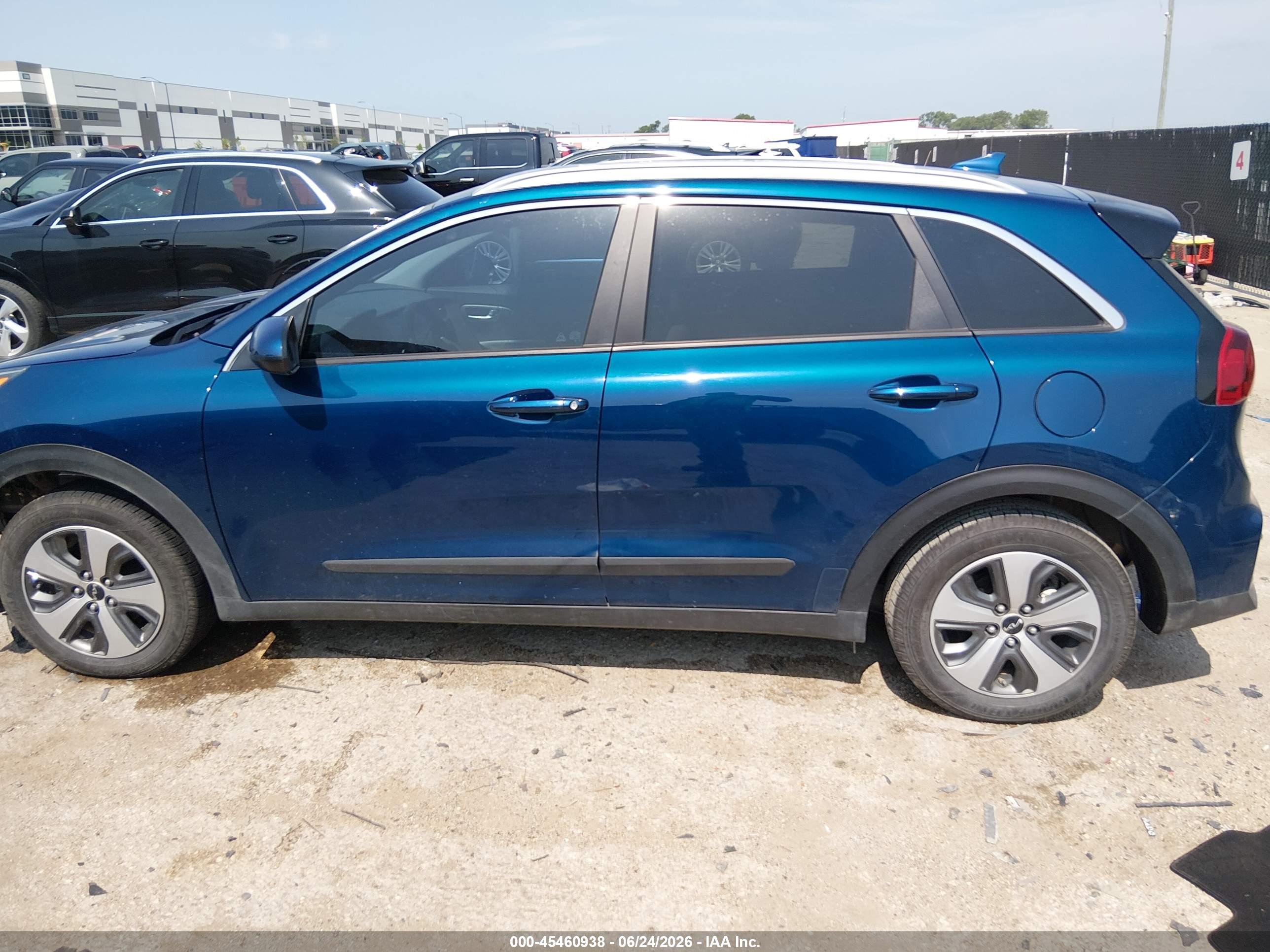 2022 KIA NIRO LX