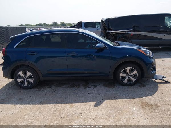 2022 KIA NIRO LX