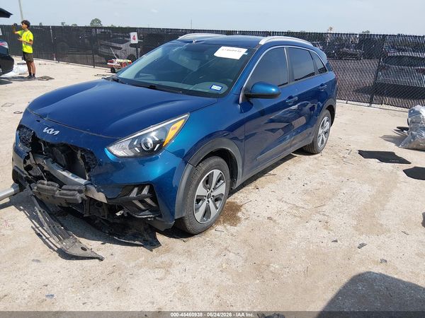 2022 KIA NIRO LX