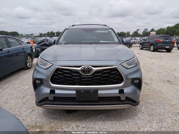 2021 TOYOTA HIGHLANDER PLATINUM