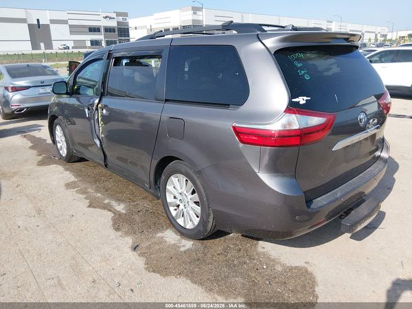 2015 TOYOTA SIENNA — I3