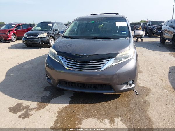 2015 TOYOTA SIENNA — I115