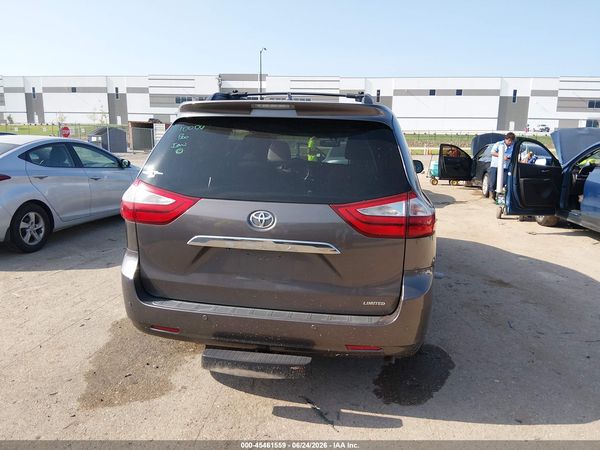 2015 TOYOTA SIENNA — I119