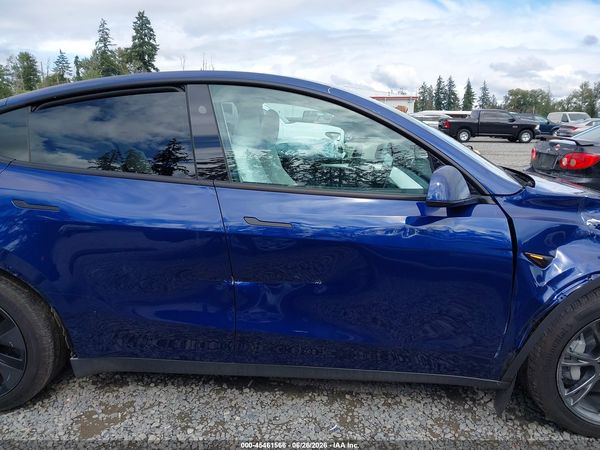 2025 TESLA MODEL Y