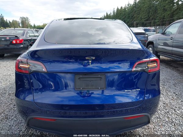 2025 TESLA MODEL Y