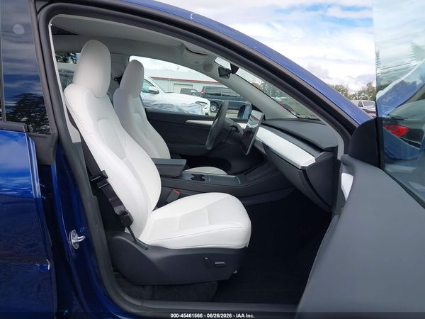 2025 TESLA MODEL Y