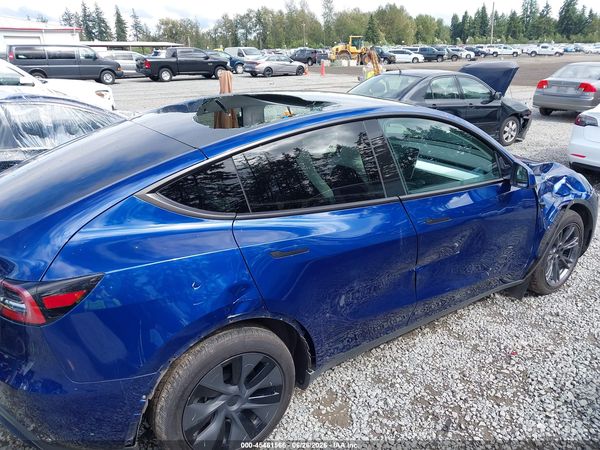 2025 TESLA MODEL Y