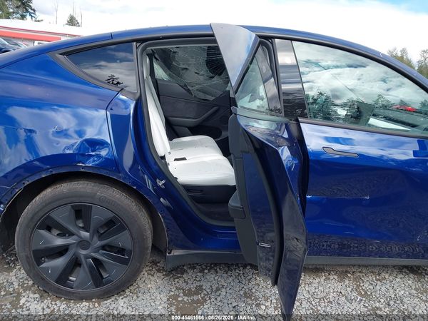 2025 TESLA MODEL Y