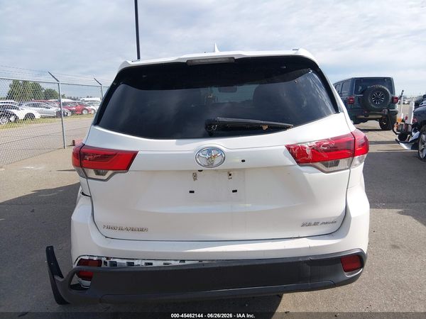 2018 TOYOTA HIGHLANDER XLE