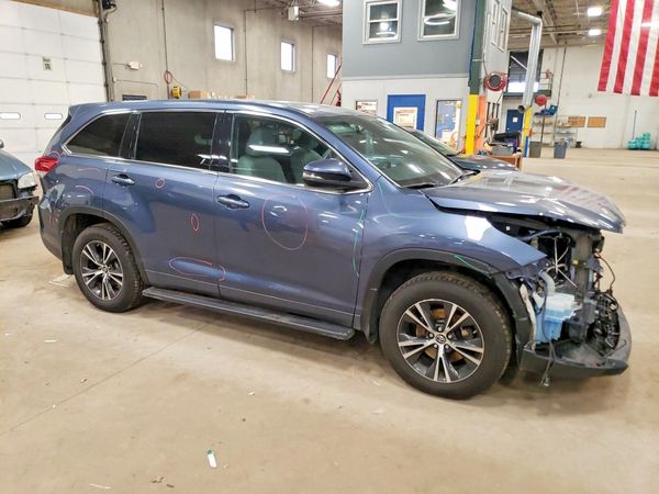2018 TOYOTA HIGHLANDER LE/LE Plus