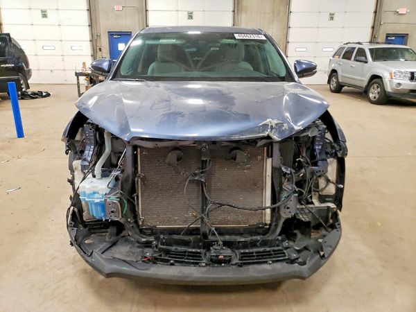 2018 TOYOTA HIGHLANDER LE/LE Plus