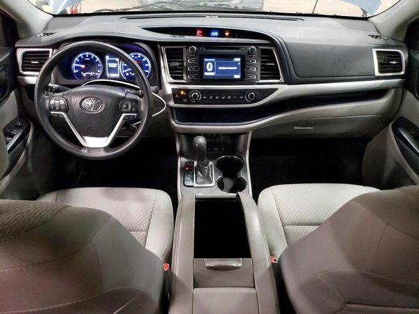 2018 TOYOTA HIGHLANDER LE/LE Plus