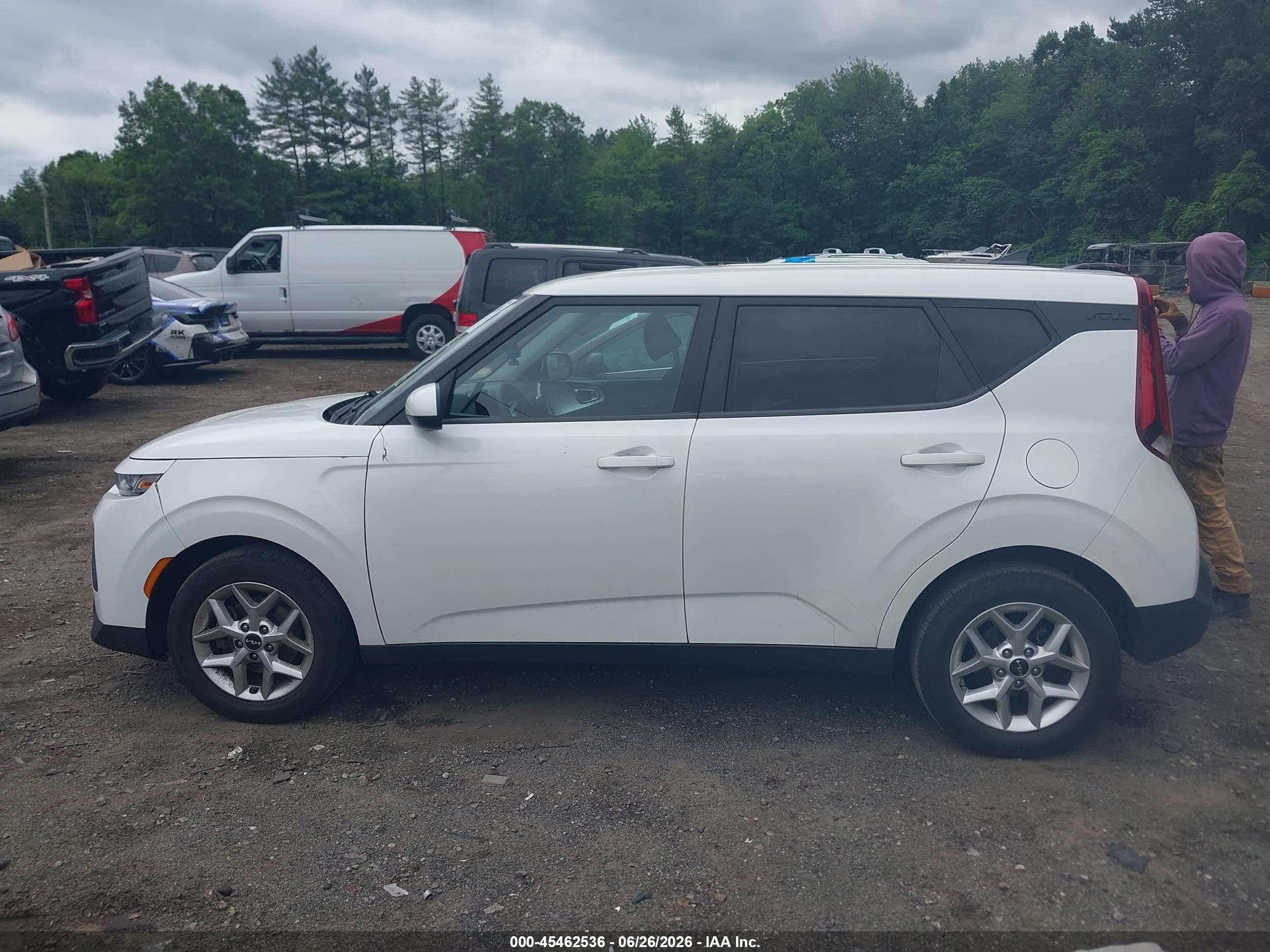 2022 KIA SOUL LX