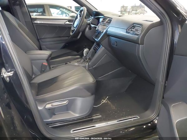 2022 VOLKSWAGEN TIGUAN 2.0T SE R-LINE BLACK — I5