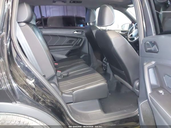 2022 VOLKSWAGEN TIGUAN 2.0T SE R-LINE BLACK — I8
