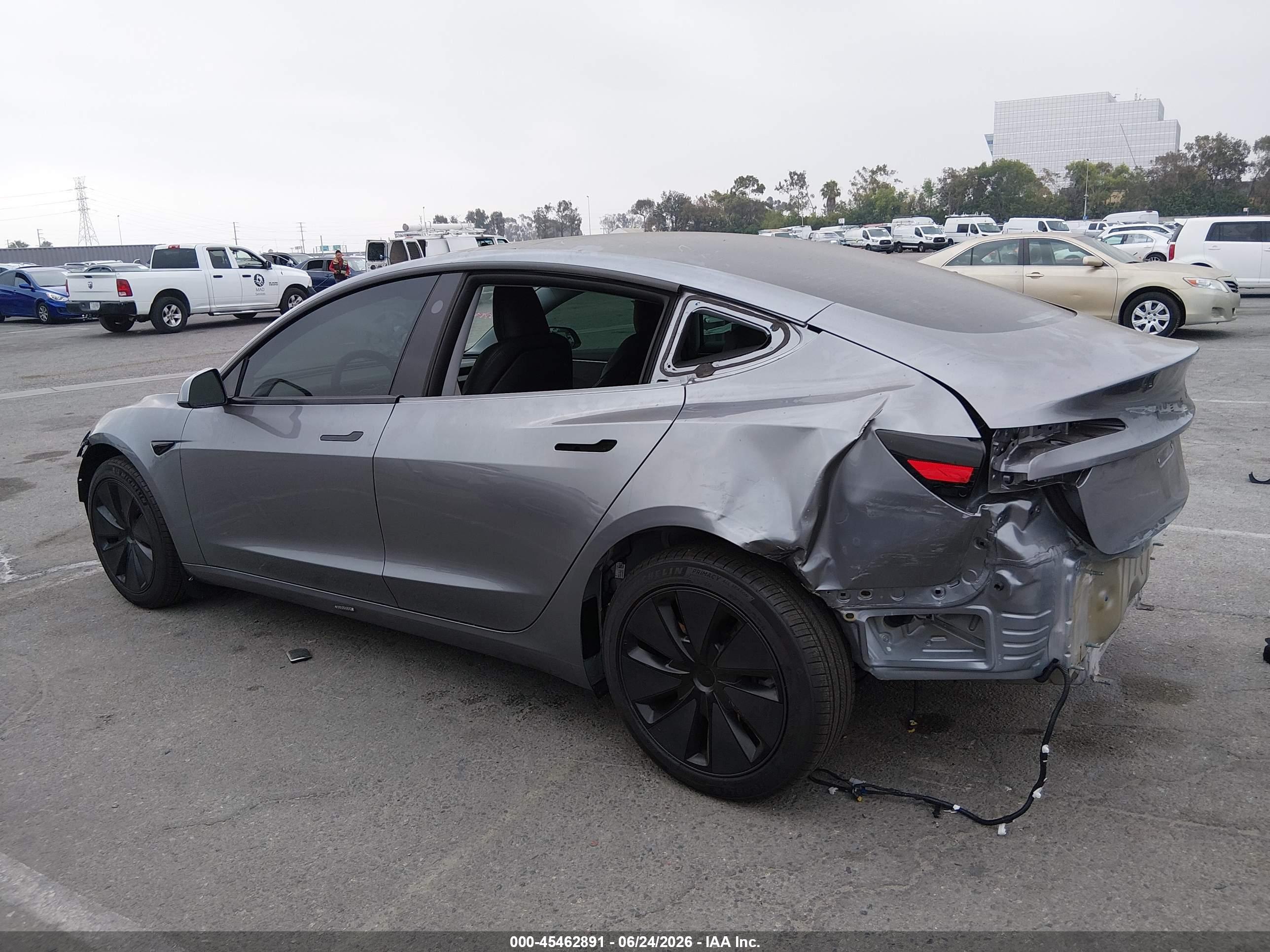 2025 TESLA MODEL 3