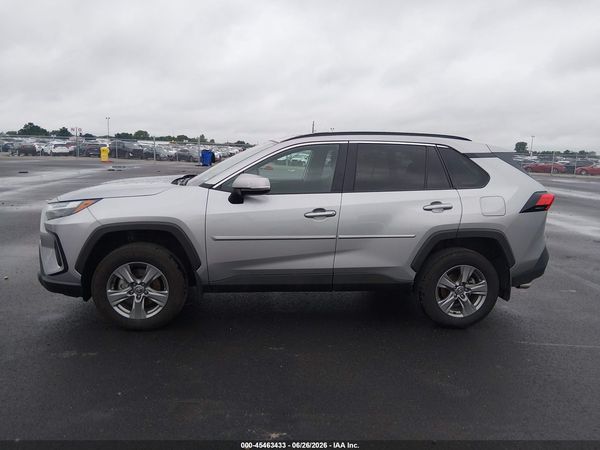 2025 TOYOTA RAV4 XLE