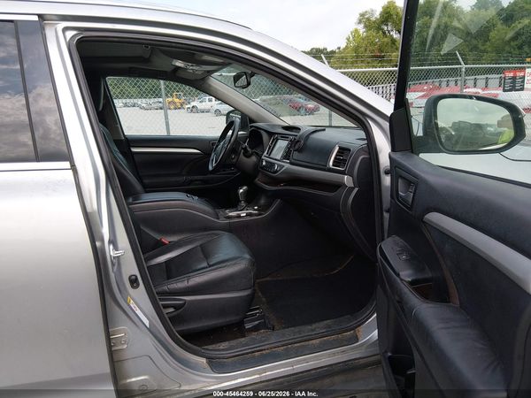 2016 TOYOTA HIGHLANDER XLE V6