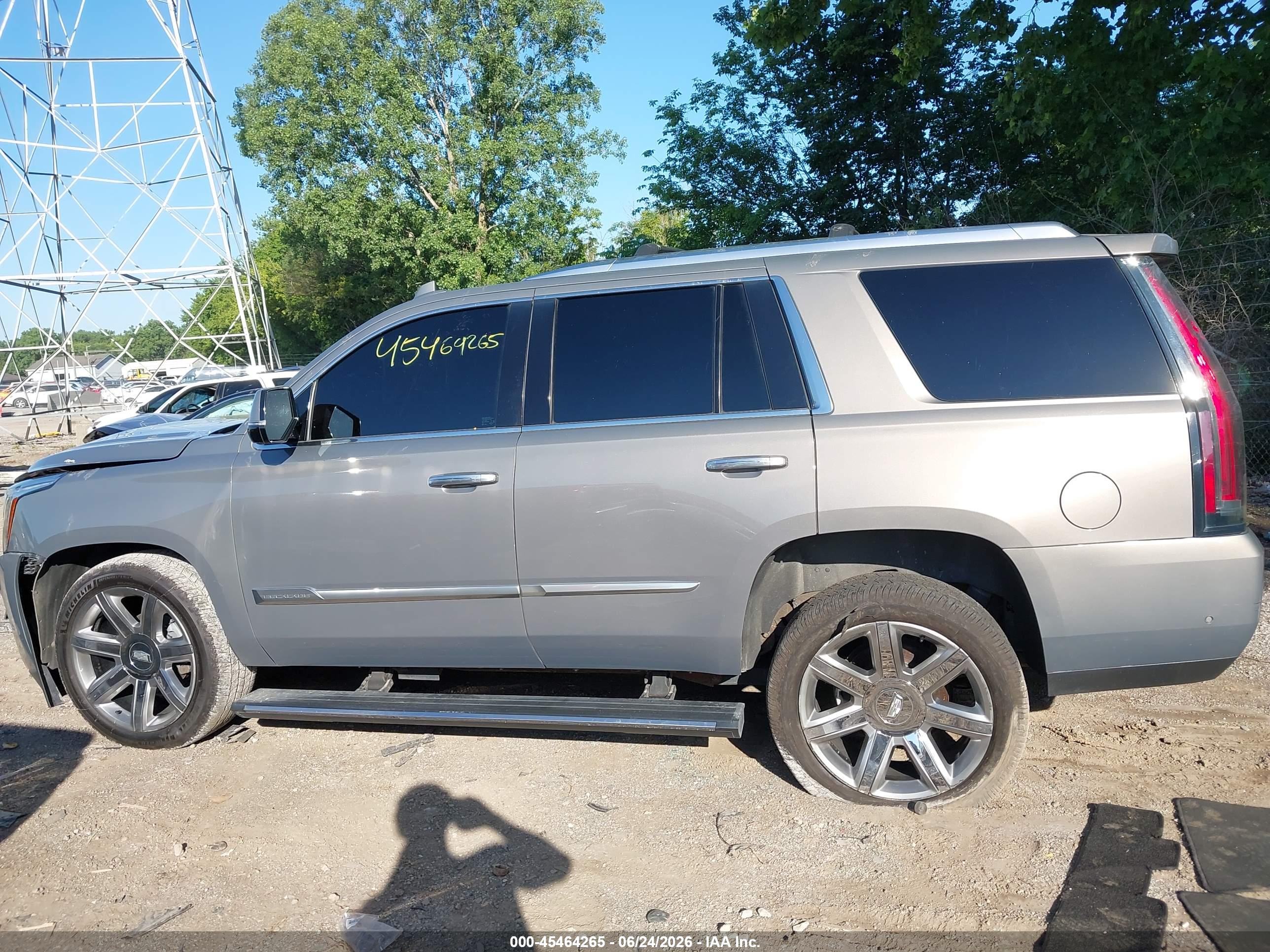 2018 CADILLAC ESCALADE PREMIUM LUXURY