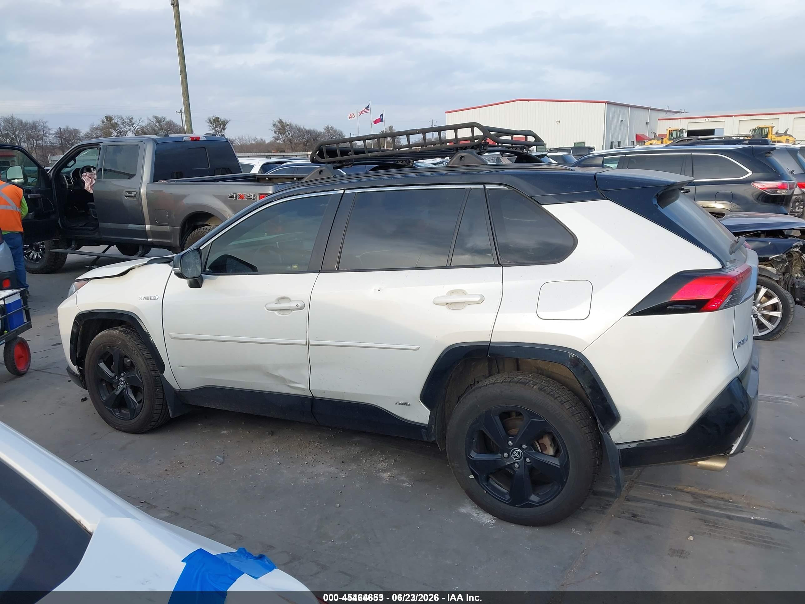 2020 TOYOTA RAV4 HYBRID XSE