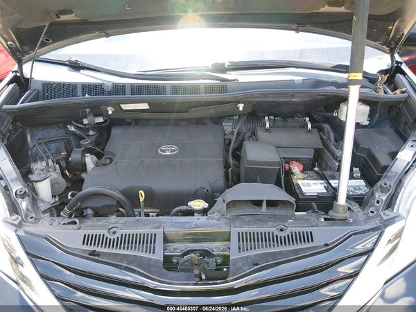 2015 TOYOTA SIENNA XLE PREMIUM 8 PASSENGER