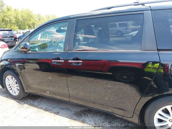 2015 TOYOTA SIENNA XLE PREMIUM 8 PASSENGER