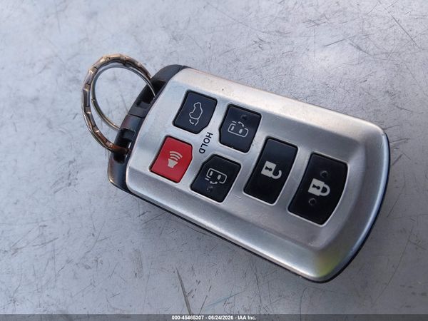 2015 TOYOTA SIENNA XLE PREMIUM 8 PASSENGER