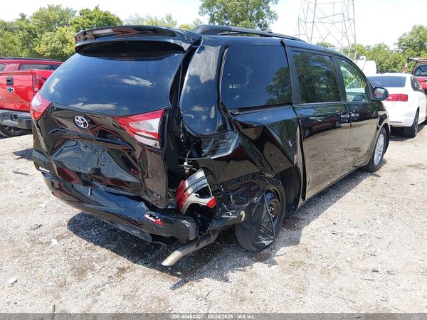 2015 TOYOTA SIENNA XLE PREMIUM 8 PASSENGER