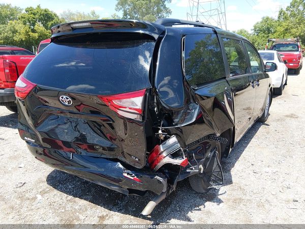 2015 TOYOTA SIENNA XLE PREMIUM 8 PASSENGER
